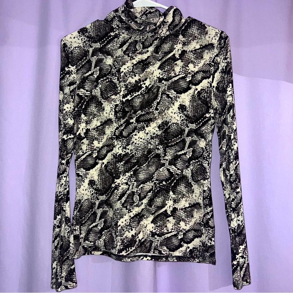 SIMPLY VERA VERA WANG Long Sleeve Mock Neck (SIZE: M)